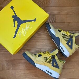 Jordan 4 lightning size 11.5 with box